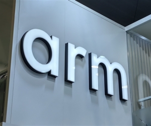 Arm CEO公开声援黄仁勋！反对美国出口管制：称伤害行业与消费者