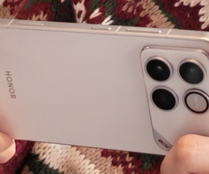 荣耀WIN真机首次亮相！横向大矩阵Deco 主动散热风扇吸睛