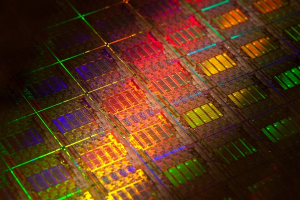 国产芯传重磅捷报！华虹7nm量产倒计时