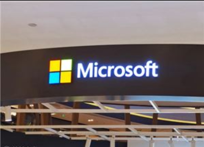 微软加码 AI 算力：Azure 全面引入 Anthropic Claude 模型，搭载英伟达 GB300 架构