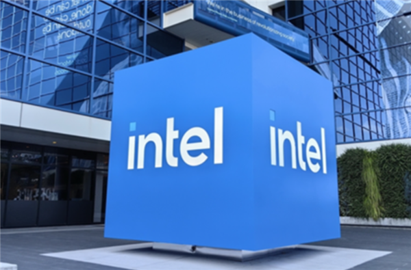 英特尔CFO：AI PC霸占客户收入三分之二 环比暴涨26%